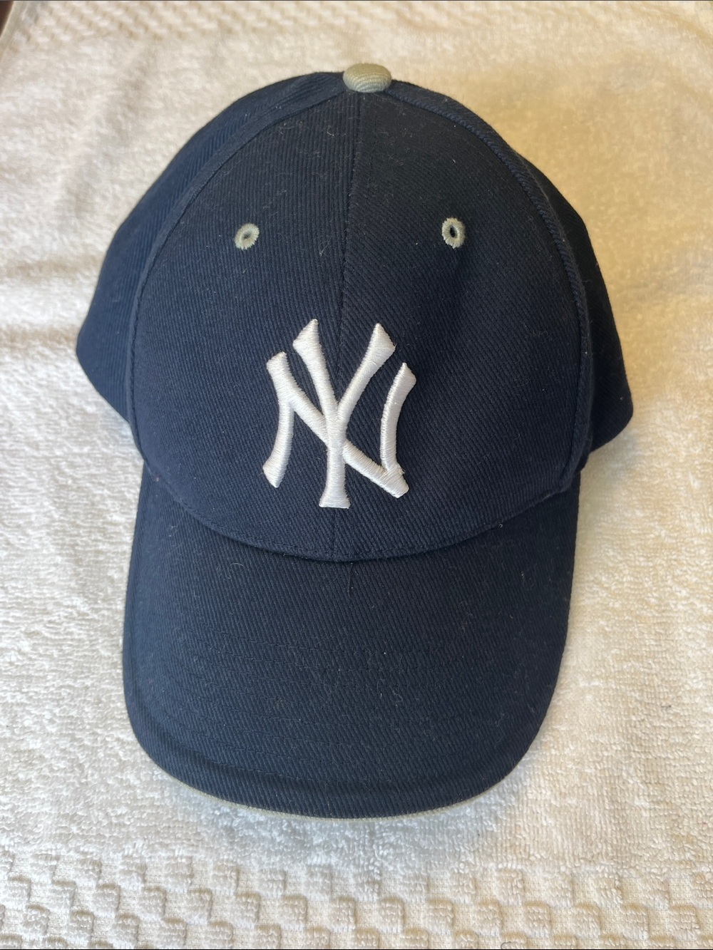 New York Yankees Navy Baseball Hat with White Logo Youth Size